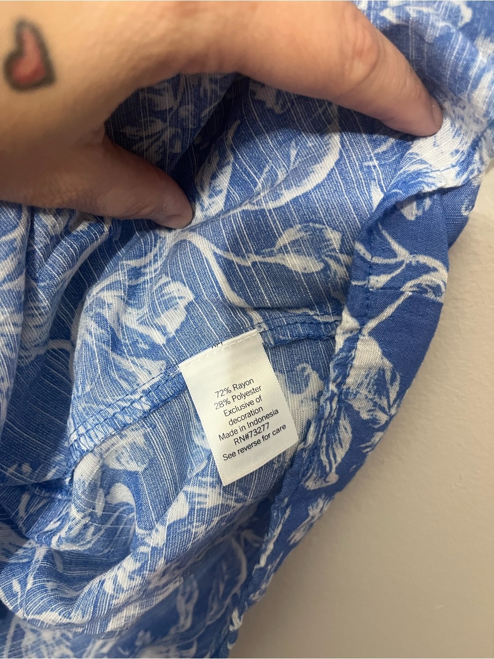 LC Lauren Conrad Blue and White Floral Off-Shoulder Blouse - Picture 5 of 7